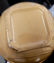 Load image into Gallery viewer, McCoy vintage mixing bowl