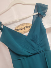 Load image into Gallery viewer, David&#39;s Bridal Emerald Green Dress
